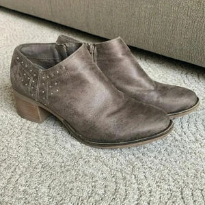 Carlos by Carlos Santana Conroy ankle bootie size 9.5